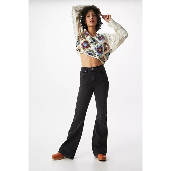 BDG Super High Rise Flare Black Jeans Size 26 NEW NWT - Picture 1 of 5